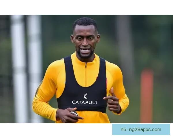 41岁洛维宣布退役，告别中超彩色麻花辫